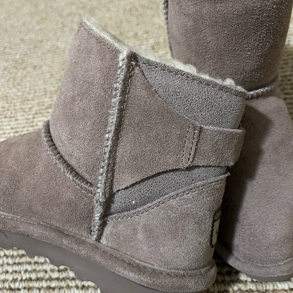 Bearpaw Betty short boot youth sized 1 - Picture 4 of 5